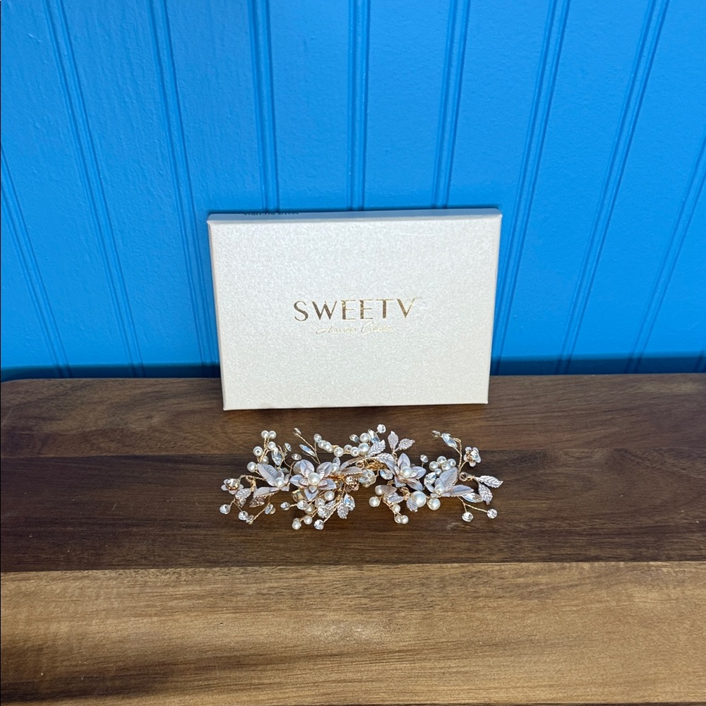 NWT Rose Gold Floral Bridal Hair Accessory